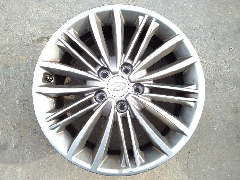 Recambio de juego llantas aluminio para hyundai kona pure referencia OEM IAM 7X17 5 TORN ET 50 ALUMINIO 