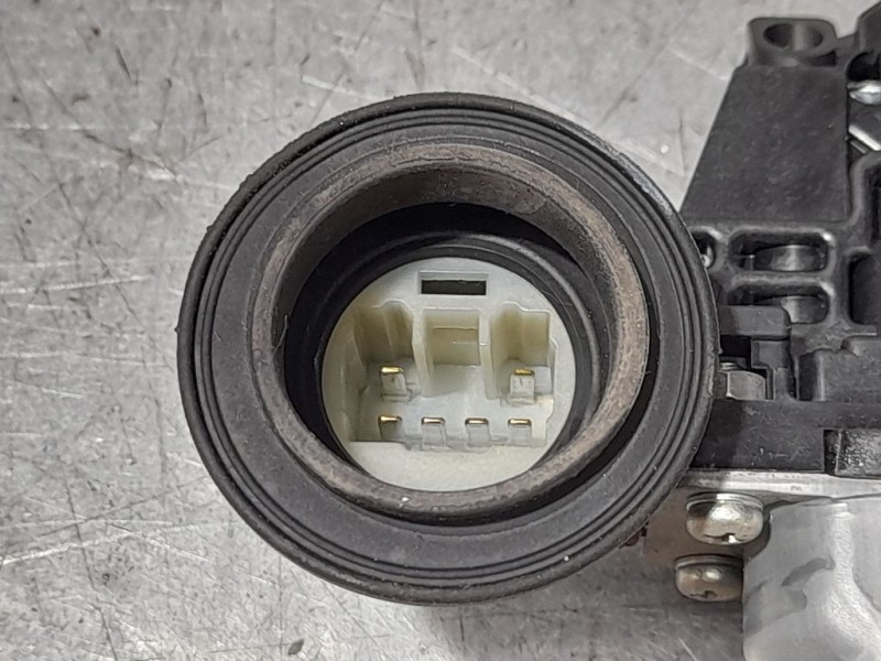 Recambio de elevalunas trasero derecho para toyota corolla (e15) active referencia OEM IAM 6980312180  ELECTRICO 6 PINES