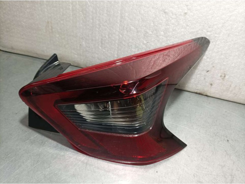 Recambio de piloto trasero derecho para nissan micra v (k14) acenta referencia OEM IAM 22018727  KOITO