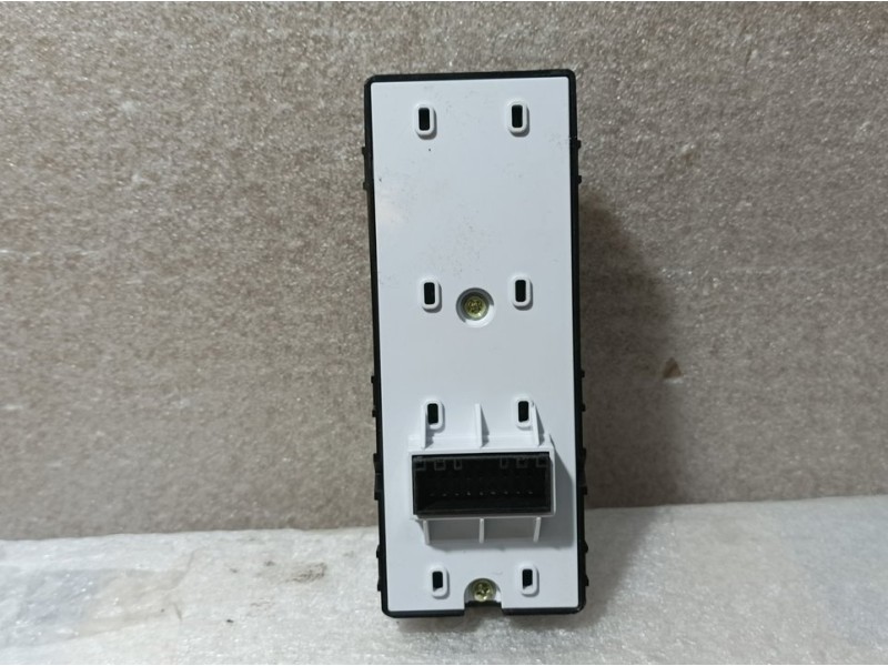Recambio de mando elevalunas delantero izquierdo para kia stonic (ybcuv) drive referencia OEM IAM 93570H8000WK 4D6490100 