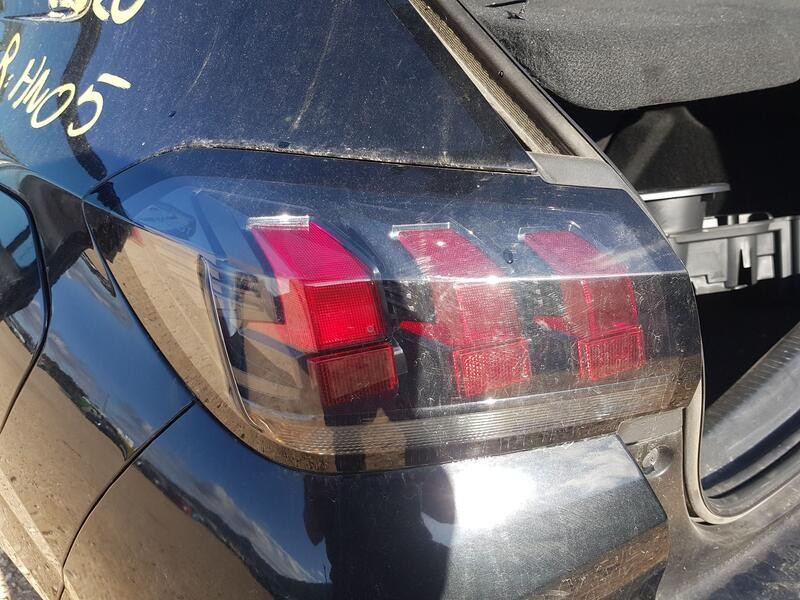 Recambio de piloto trasero izquierdo para peugeot 208 ii (ub_, up_, uw_, uj_) 1.2 puretech 100 referencia OEM IAM 9823216780  