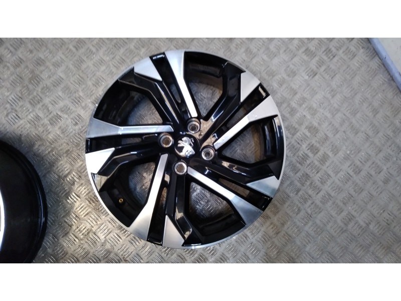 Recambio de juego llantas aluminio para peugeot 2008 (p1) allure referencia OEM IAM 6.5X17 4 TORN ET32 ALUMINIO 