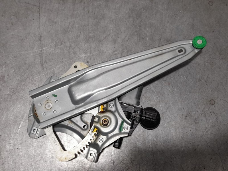 Recambio de elevalunas trasero izquierdo para toyota corolla (e15) active referencia OEM IAM SIN REF  ELECTRICO 6 PINES