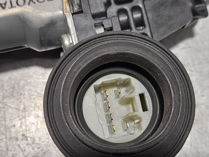 Recambio de elevalunas trasero izquierdo para toyota corolla (e15) active referencia OEM IAM SIN REF  ELECTRICO 6 PINES