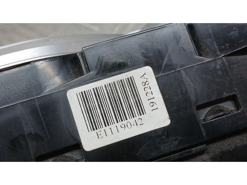 Recambio de mando climatizador para dacia sandero stepway essential referencia OEM IAM 275102284R  E1119042