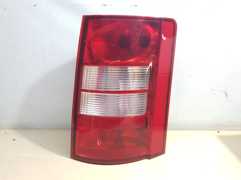 Recambio de piloto trasero derecho para chrysler grand voyager v (rt) 2.8 crd referencia OEM IAM 05113202AA  