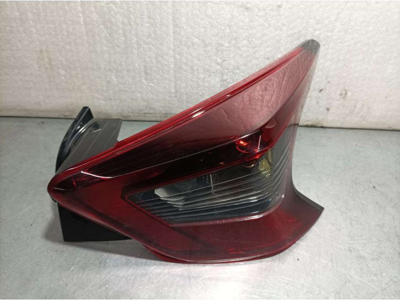 Recambio de piloto trasero derecho para nissan micra v (k14) acenta referencia OEM IAM 22018727  KOITO