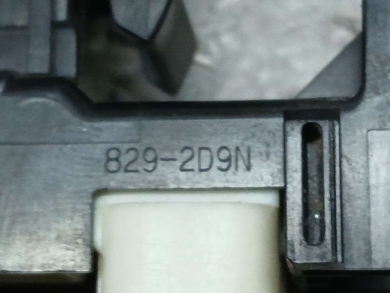 Recambio de mando elevalunas trasero derecho para toyota corolla (e15) active referencia OEM IAM 8292D9N  