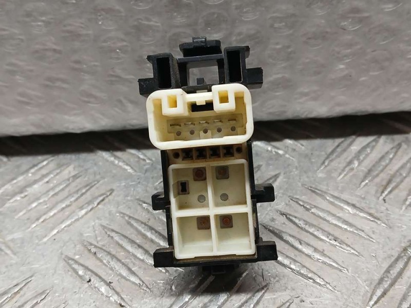 Recambio de mando elevalunas trasero izquierdo para toyota corolla (e15) active referencia OEM IAM 8292D9N  