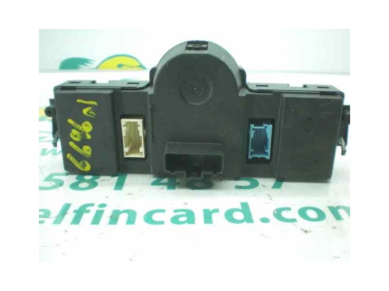 Recambio de mando climatizador para renault megane ii berlina 5p confort expression referencia OEM IAM 8200413906  8200413906