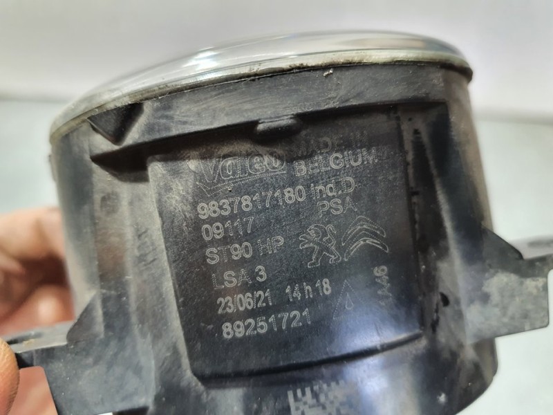 Recambio de faro antiniebla derecho para opel combo life expression referencia OEM IAM 9837817180 89251721 VALEO