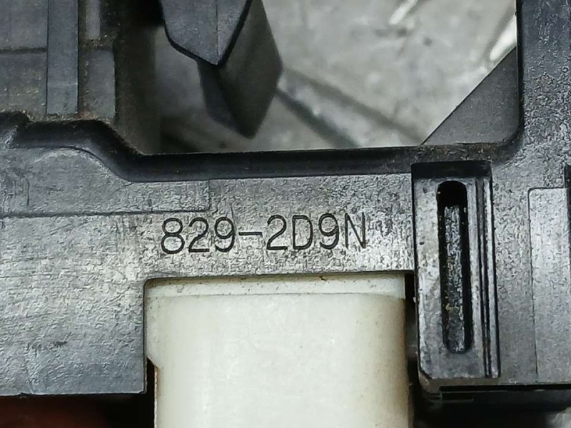 Recambio de mando elevalunas trasero izquierdo para toyota corolla (e15) active referencia OEM IAM 8292D9N  