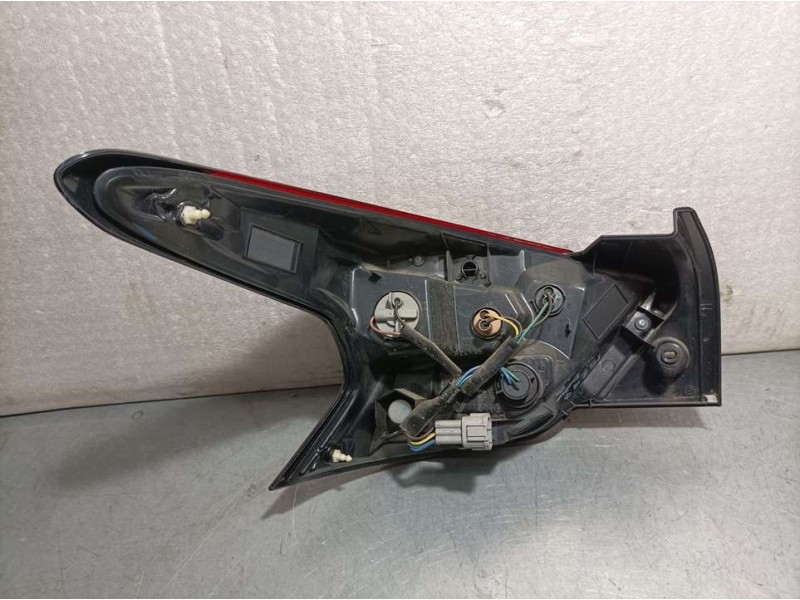 Recambio de piloto trasero derecho para nissan micra v (k14) acenta referencia OEM IAM 22018727  KOITO