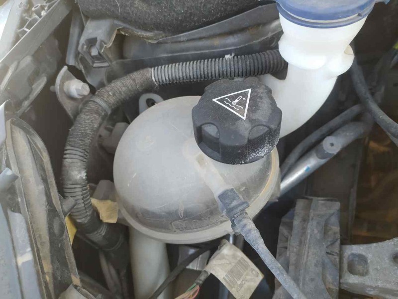 Recambio de deposito expansion para peugeot 208 signature referencia OEM IAM 9800777280  