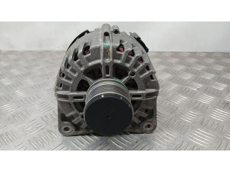 Recambio de alternador para renault express furgoneta/monovolumen 1.5 blue dci 75 (f6aa) referencia OEM IAM 231006293R VALEO 272