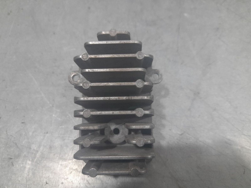 Recambio de disipador de calor para mercedes-benz clase c descapotable (a205) c 220 d (205.404) referencia OEM IAM 1305715284  