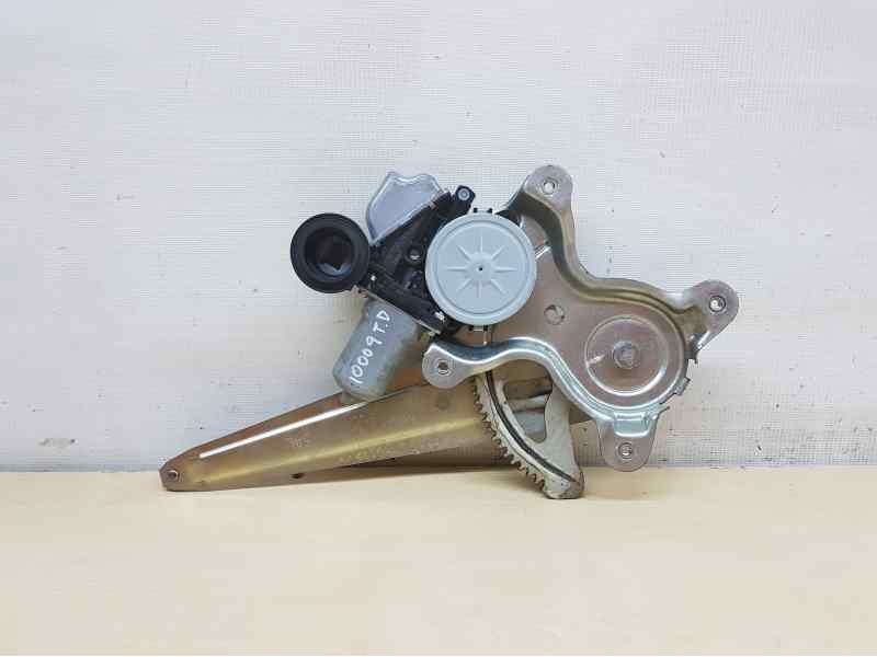 Recambio de elevalunas trasero derecho para lexus ct 200h referencia OEM IAM  7 PINS ELECTRICO