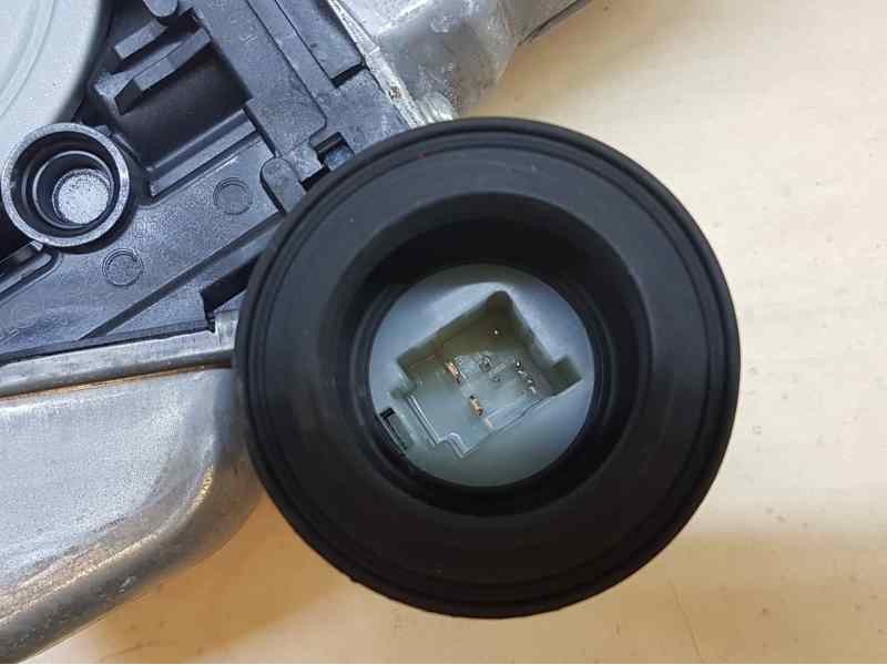 Recambio de elevalunas trasero derecho para lexus ct 200h referencia OEM IAM  7 PINS ELECTRICO