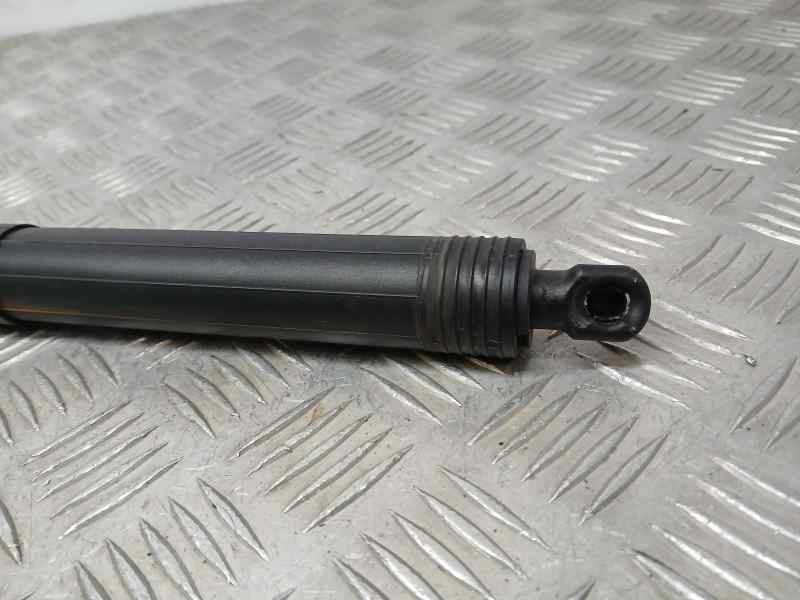 Recambio de amortiguadores maletero / porton para porsche macan (typ ) s diesel referencia OEM IAM 95B827851B  DERECHO ELECTRICO