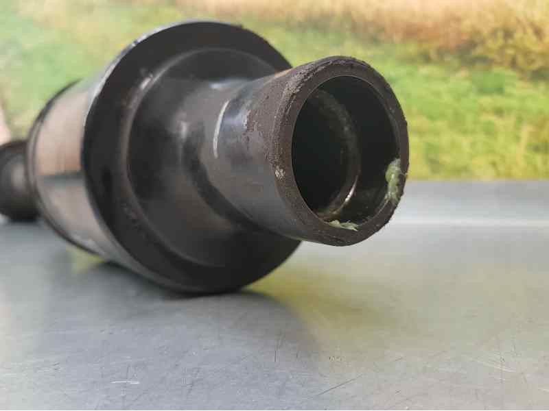 Recambio de transmision trasera derecha para jeep cherokee limited 4wd referencia OEM IAM P68248719AA  