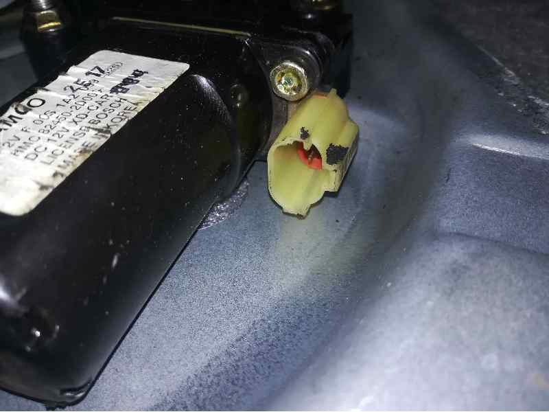 Recambio de elevalunas delantero derecho para hyundai elantra (xd) 1.6 16v cat referencia OEM IAM F00S1A2099 2 PINS ELECTRICO 82