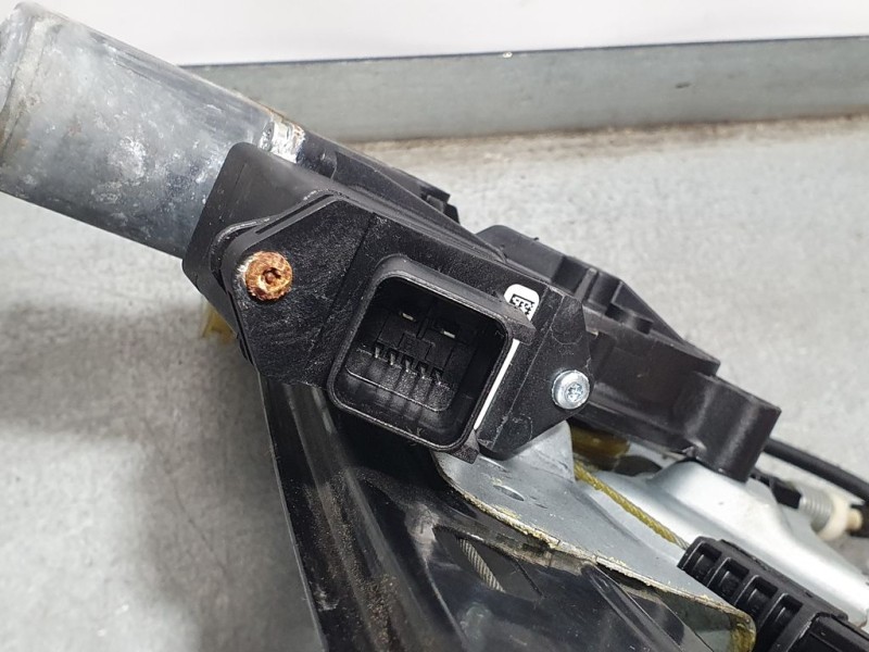 Recambio de elevalunas delantero derecho para opel astra j lim. 4türig selection referencia OEM IAM 13350759 912049106 BROSE ELE