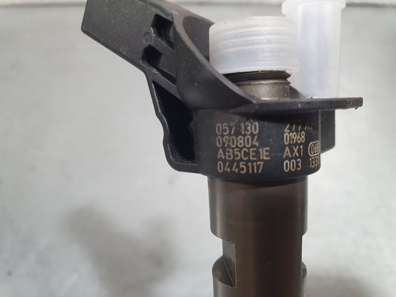 Recambio de inyector para audi q7 (4l) 3.0 v6 24v tdi referencia OEM IAM 057130277AH 0445117003 BOSCH