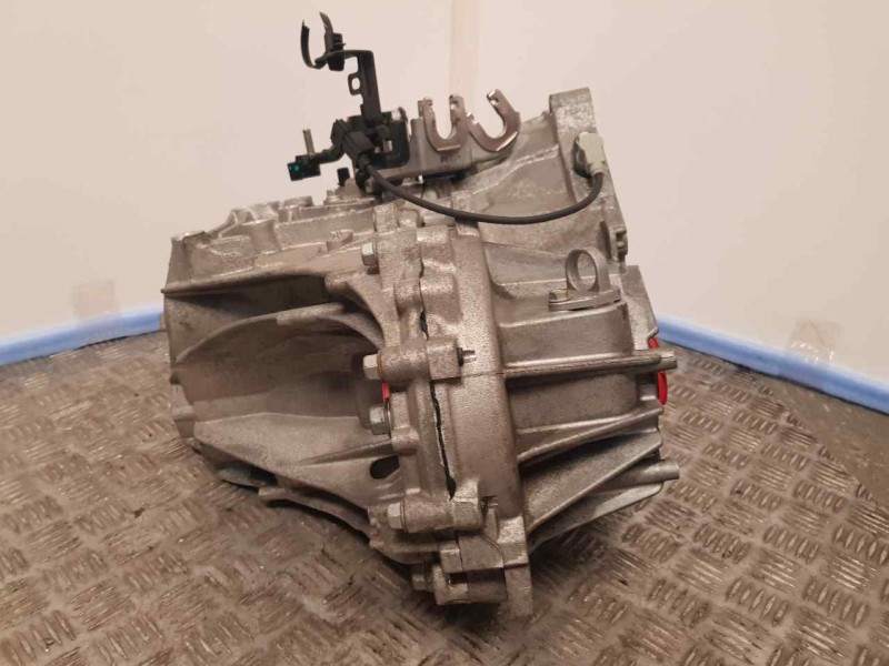 Recambio de caja cambios para hyundai tucson sle mild-hybrid 2wd referencia OEM IAM WKJ6E 71470 6VELOCIDADES