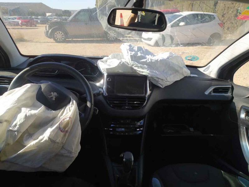 peugeot 208 del año 2012