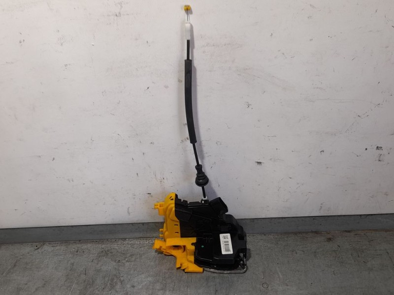 Recambio de cerradura puerta delantera derecha para kia cee´d drive referencia OEM IAM 81320A2410  4 PINES