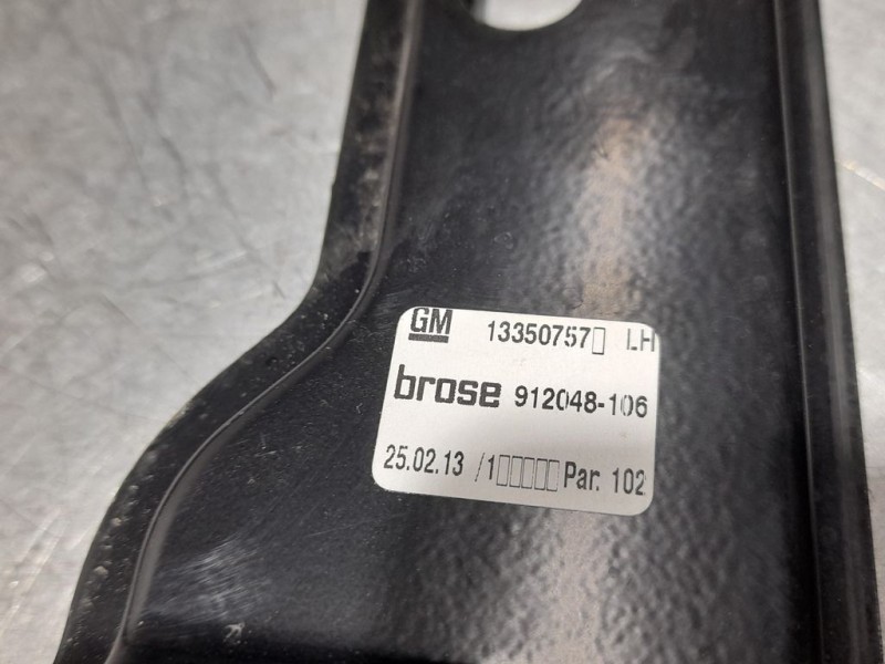 Recambio de elevalunas delantero izquierdo para opel astra j lim. 4türig selection referencia OEM IAM GM13350757 912048106 BROSE