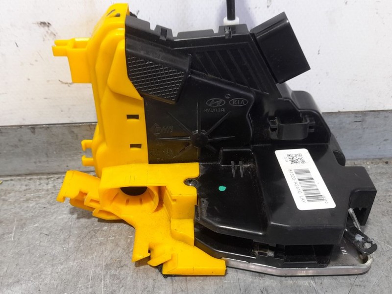 Recambio de cerradura puerta delantera derecha para kia cee´d drive referencia OEM IAM 81320A2410  4 PINES