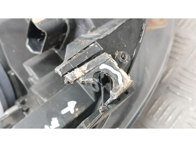 Recambio de faro izquierdo para renault express furgoneta/monovolumen 1.5 blue dci 75 (f6aa) referencia OEM IAM 260600331R 2 PAT