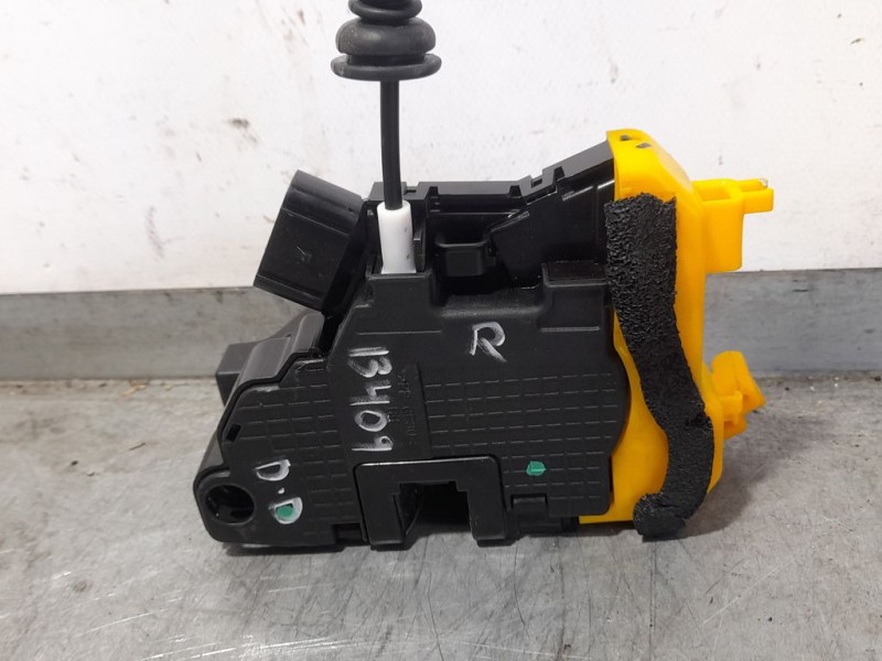 Recambio de cerradura puerta delantera derecha para kia cee´d drive referencia OEM IAM 81320A2410  4 PINES