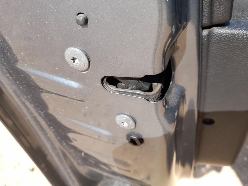 Recambio de cerradura puerta delantera izquierda para peugeot 308 i (4a_, 4c_) 1.6 hdi referencia OEM IAM 9800616680  