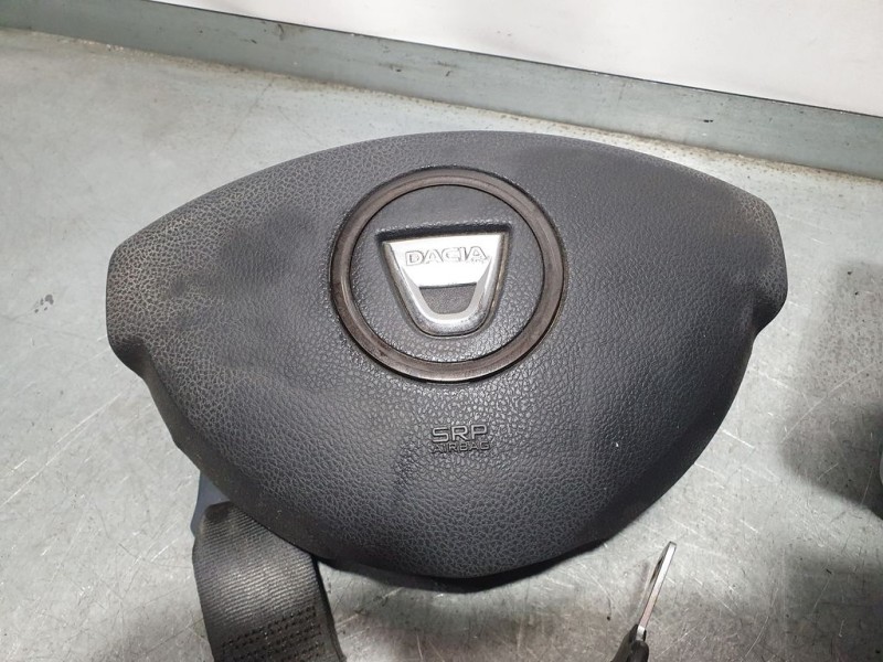 Recambio de kit airbag para dacia duster laureate 4x2 referencia OEM IAM   C PRETENSORES SIN CENTRALITA SIN CARRETE