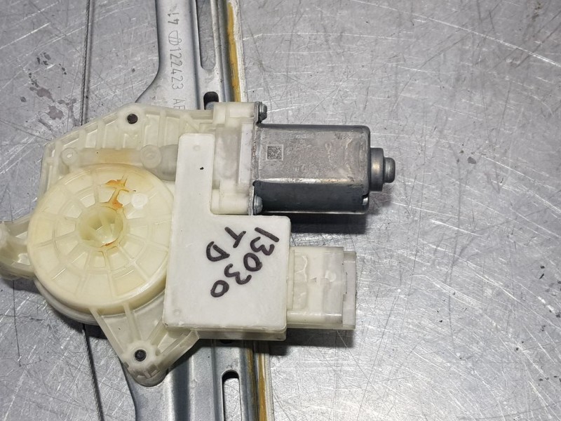 Recambio de elevalunas trasero derecho para peugeot 308 style referencia OEM IAM 9825710480 0026213724 BROSEELÉCTRICO