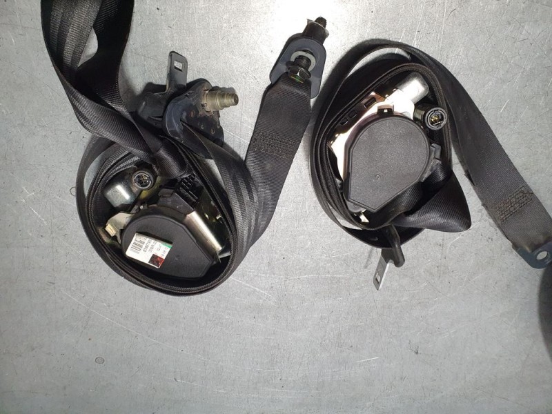 Recambio de kit airbag para dacia duster laureate 4x2 referencia OEM IAM   C PRETENSORES SIN CENTRALITA SIN CARRETE