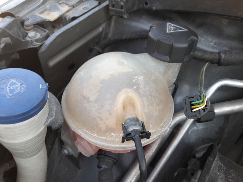 Recambio de deposito expansion para peugeot 308 i (4a_, 4c_) 1.6 hdi referencia OEM IAM 1323AH  