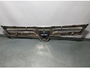 Recambio de rejilla delantera para dacia duster laureate 4x2 referencia OEM IAM   