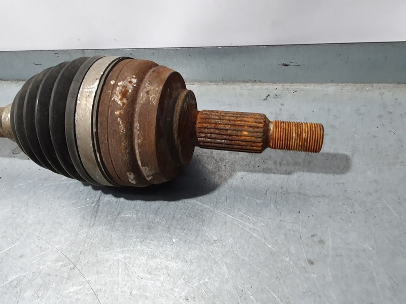 Recambio de transmision delantera izquierda para dacia duster laureate 4x2 referencia OEM IAM   