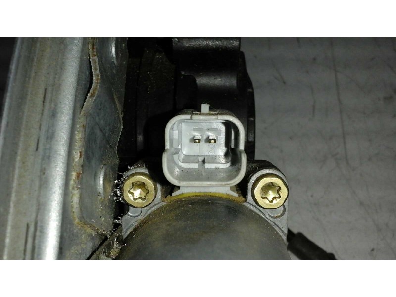 Recambio de elevalunas delantero derecho para peugeot 206 berlina 1.4 hdi referencia OEM IAM  2 PINS ELECTRICO