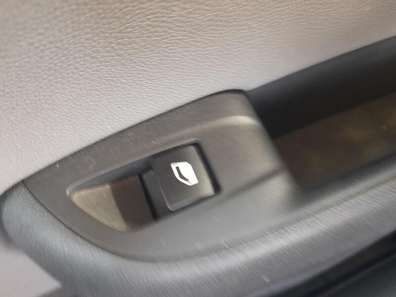 Recambio de mando elevalunas trasero derecho para opel crossland x / crossland (p17, p2qo) 1.5 turbo d (75) referencia OEM IAM 9