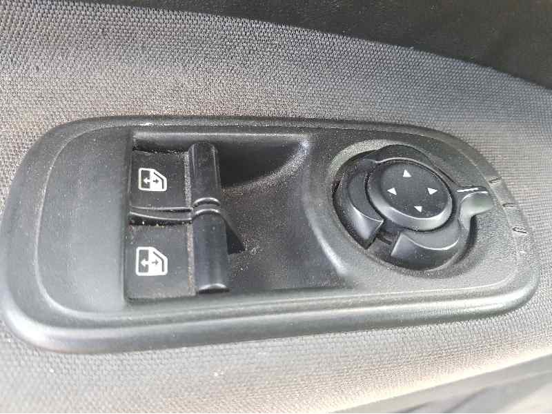 Recambio de mando elevalunas delantero izquierdo para fiat 500 e icon referencia OEM IAM 52138084  C/ MANDO RETROVISOR