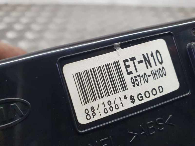 Recambio de pantalla multifuncion para kia cee´d active referencia OEM IAM 957101H100  