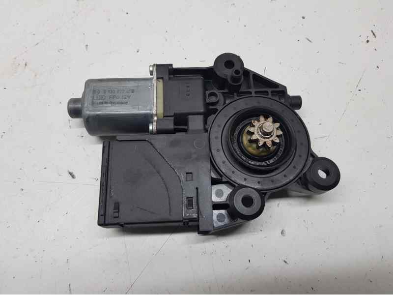 Recambio de motor elevalunas delantero derecho para renault megane iii berlina 5 p dynamique referencia OEM IAM 807301396R  