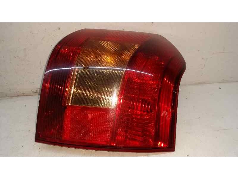 Recambio de piloto trasero derecho para toyota corolla (e12) 2.0 d-4d linea sol berlina referencia OEM IAM   