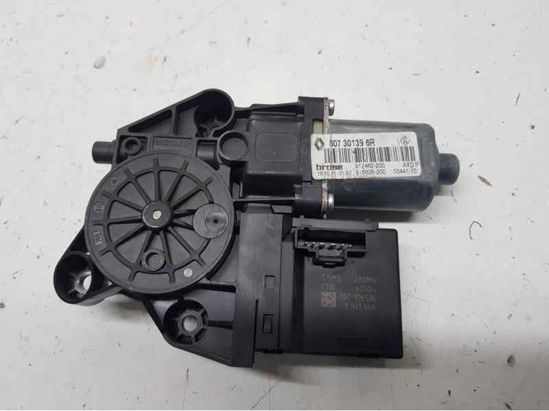 Recambio de motor elevalunas delantero derecho para renault megane iii berlina 5 p dynamique referencia OEM IAM 807301396R  
