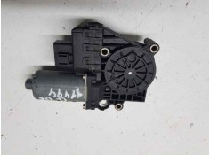 MOTOR ELEVALUNAS DELANTERO DERECHO 4B0959802 0130821774 BOSCH