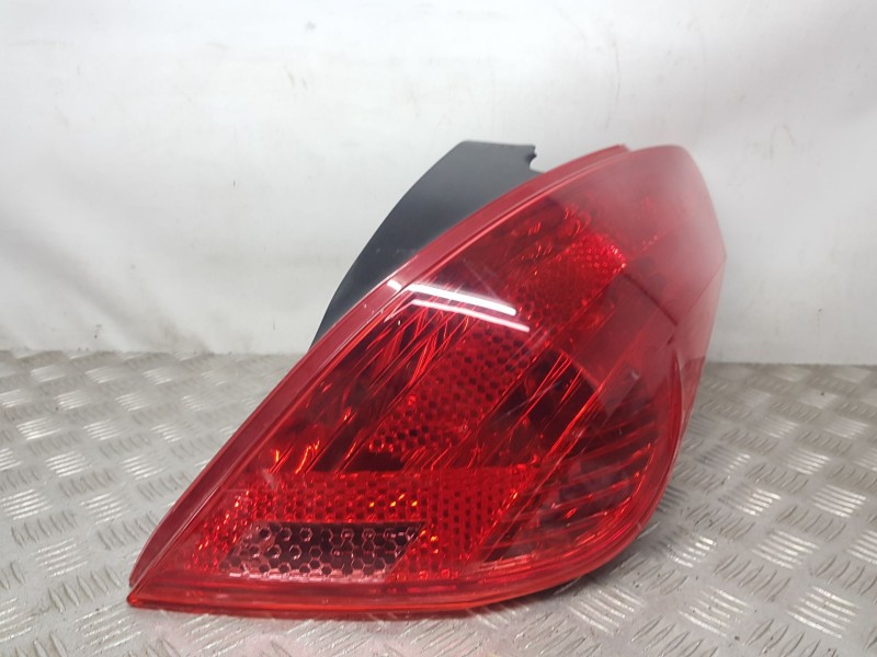 Recambio de piloto trasero derecho para peugeot 308 i (4a_, 4c_) 1.6 hdi referencia OEM IAM 6351CV TOCADO 